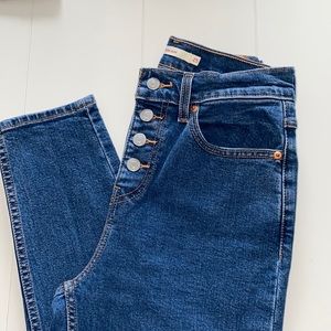 Levi’s Mom Jeans